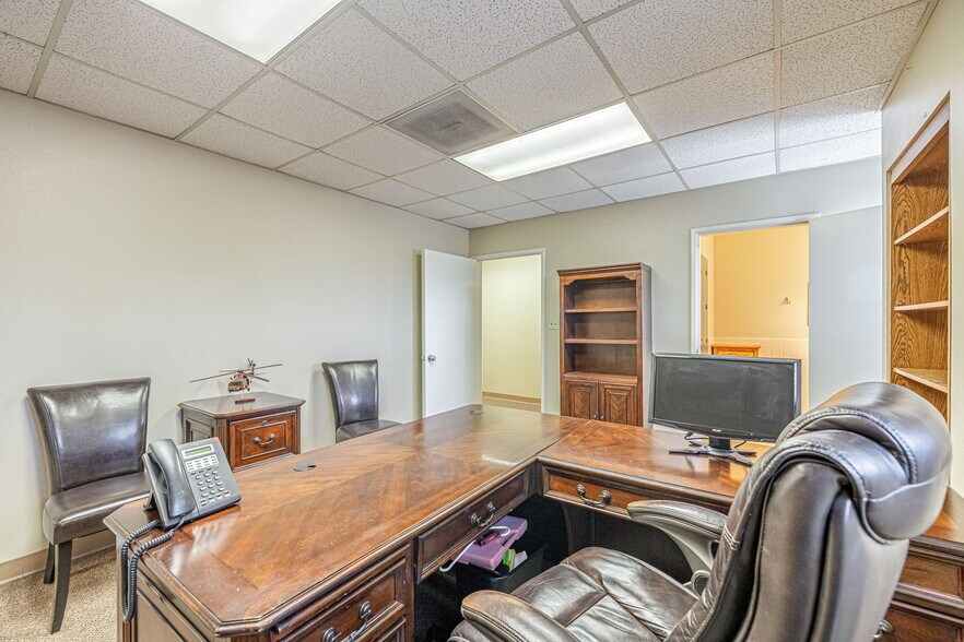 More Photos Of 44725 10th St W, Lancaster Medical For Sale