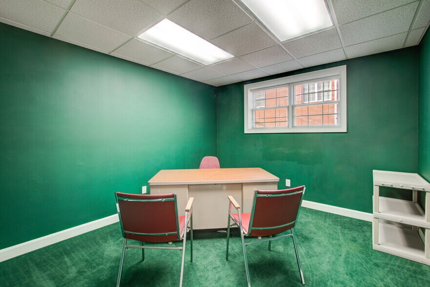 More Photos Of 555 Sun Valley Dr, Roswell Office For Sale