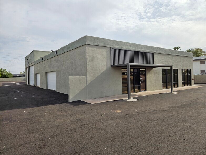 Primary Photo Of 8718 E McDowell Rd, Scottsdale General Retail For Lease