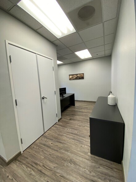 More Photos Of 3223 E Warm Springs Rd, Las Vegas Office For Lease