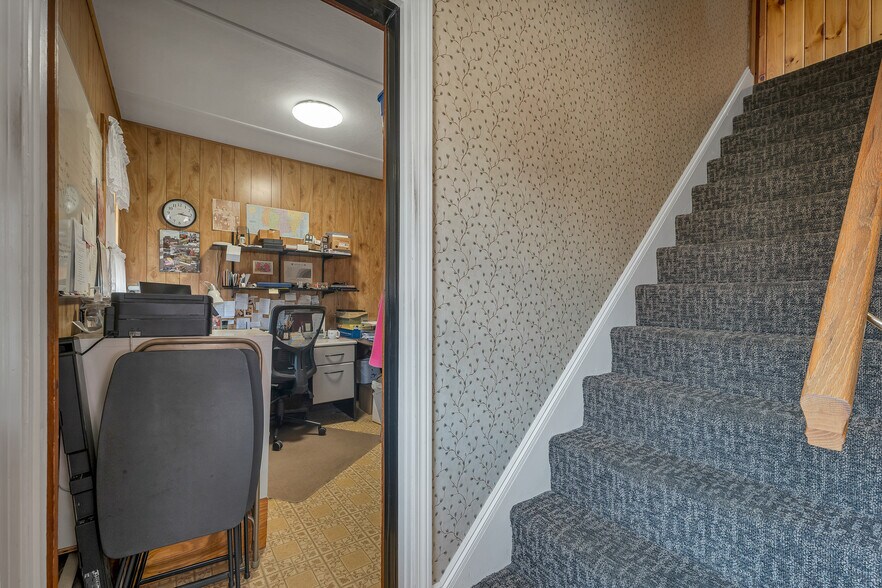 More Photos Of 1955 Presidential Hwy, Jefferson Restaurant For Sale