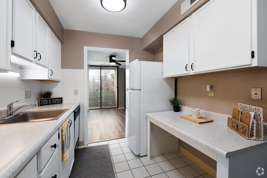 More Photos Of 1001 N McKnight Rd, Saint Louis Apartments For Sale