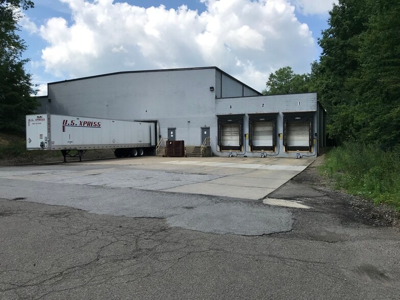 More Photos Of 157 Westview Dr, Meadville Warehouse For Lease