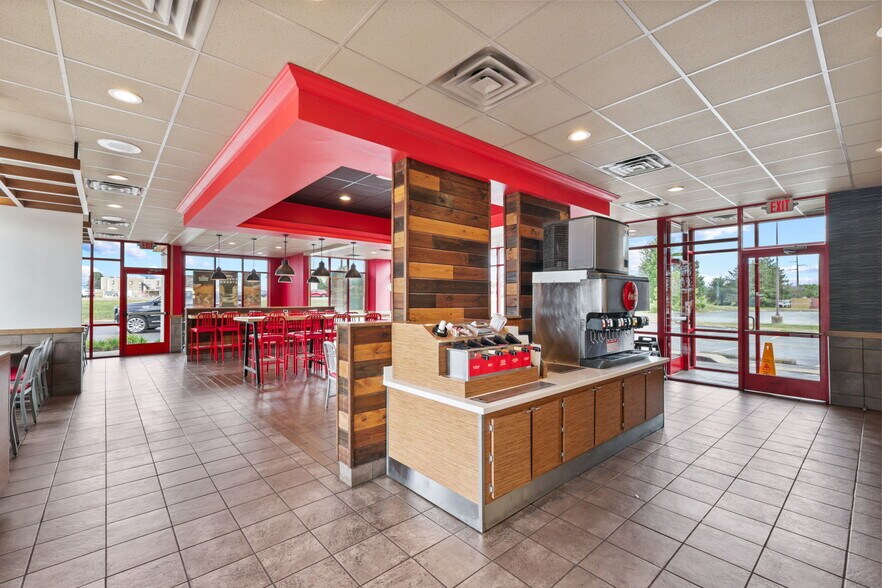 More Photos Of 6007 Gateway Dr, Plainfield Fast Food For Sale