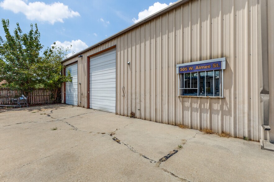 More Photos Of 305 W Aimee St, Forney Warehouse For Sale