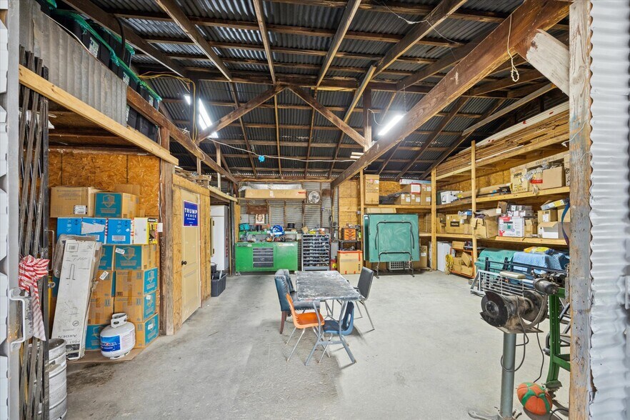 More Photos Of 5225 E 5th St, Katy Light Manufacturing For Sale