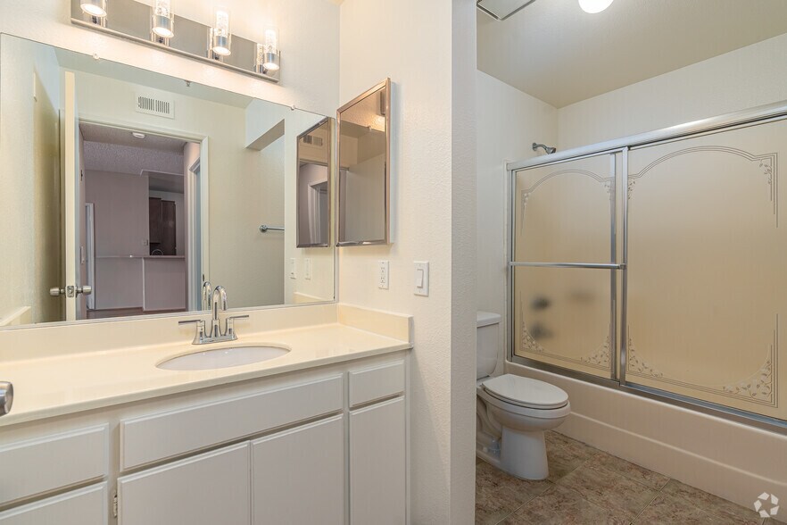 More Photos Of 10621 Valley Spring Ln, North Hollywood Apartments For Sale