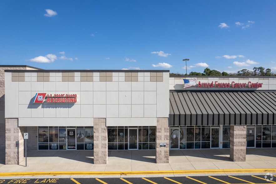 More Photos Of 8421-8481 S John Young Pky, Orlando General Retail For Lease