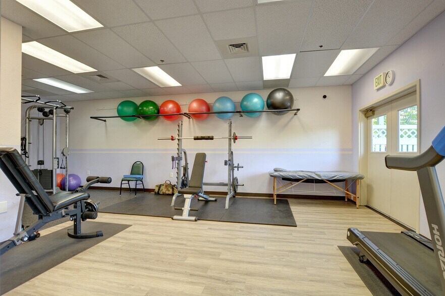 More Photos Of 905 Skylark Pl, Ashland Medical For Sale