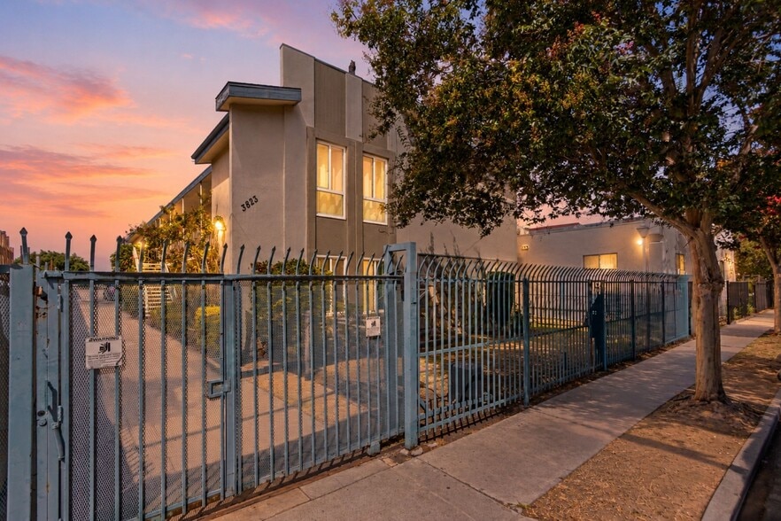 Primary Photo Of 3823 Wisconsin St, Los Angeles Apartments For Sale