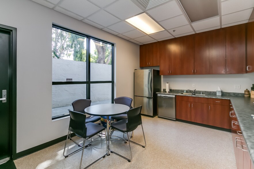 More Photos Of 1110 Tully Rd, Modesto Medical For Lease