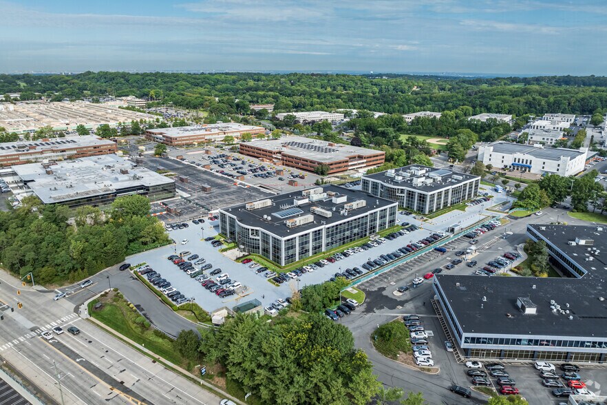More Photos Of 1991 Marcus Ave, New Hyde Park Medical For Lease