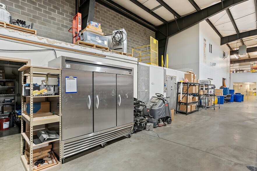 More Photos Of 1877 W 2800 S, Ogden Flex For Lease