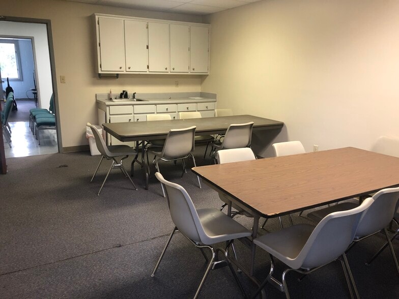 More Photos Of 722 Rockbridge Rd SW, Lilburn Religious Facility For Lease