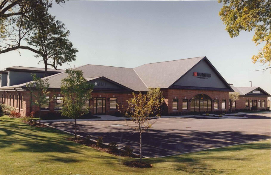 Primary Photo Of 1880-1888 E Fabyan Pky, Batavia Light Manufacturing For Lease