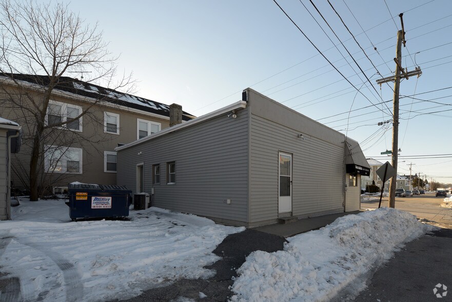 More Photos Of 492-494 Warren Ave, East Providence Storefront Retail Office For Lease