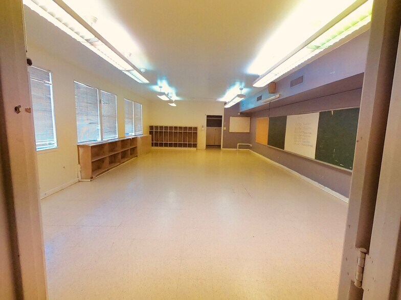 More Photos Of 5703 Blanco Rd, San Antonio Schools For Sale