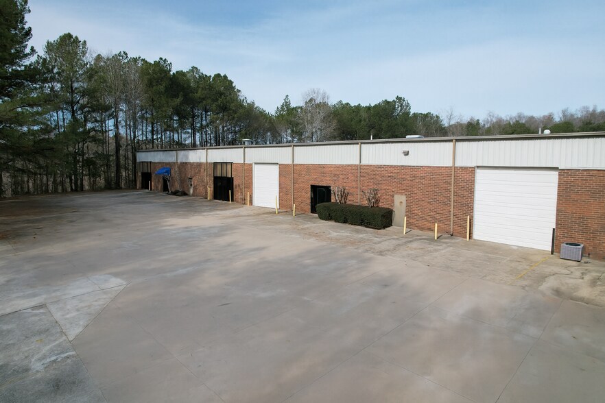 Primary Photo Of 3004 Spring Industrial Dr, Powder Springs Warehouse For Lease