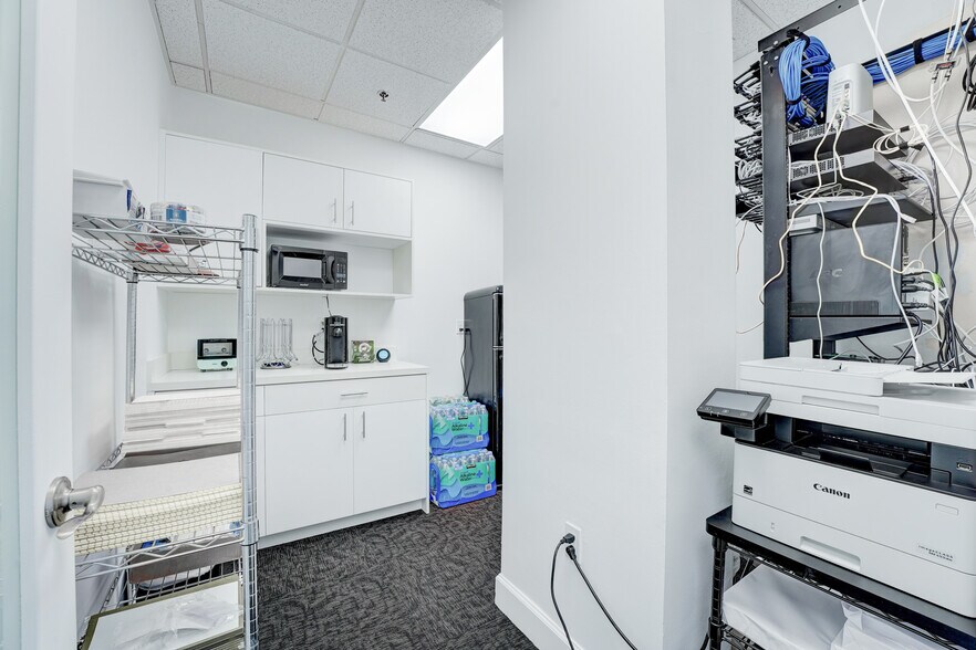 More Photos Of 2455 E Sunrise Blvd, Fort Lauderdale Loft Creative Space For Sale