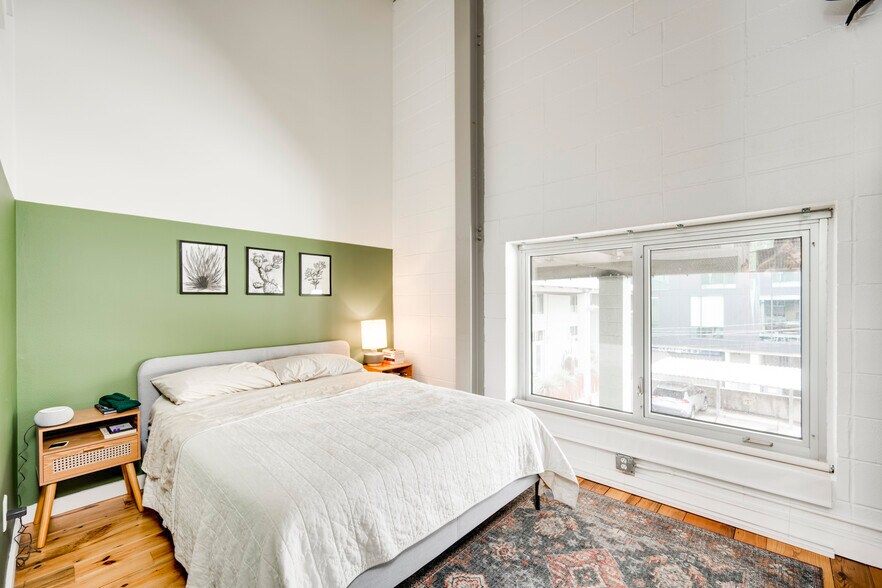 More Photos Of 1305 E 6th St, Austin Office For Lease