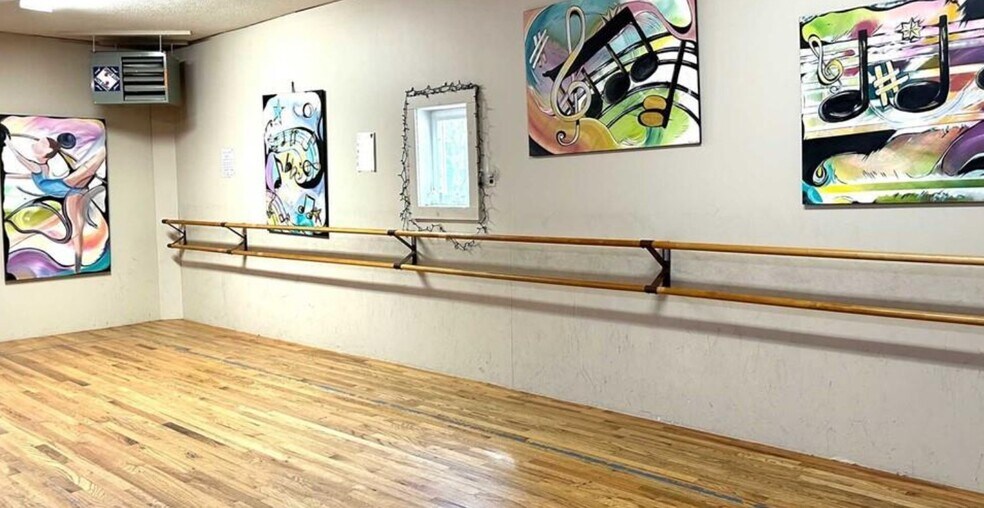 More Photos Of 40 E Genesee St, Auburn Storefront Retail Residential For Lease