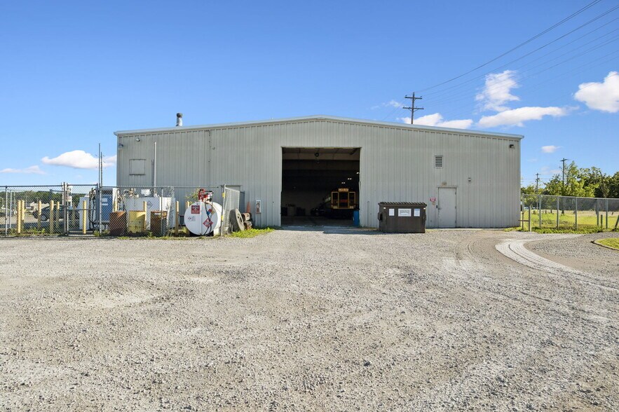 More Photos Of 675 W Plane St, Bethel Freestanding For Sale