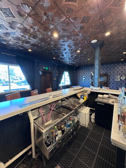 More Photos Of 3224 Metairie Rd, Metairie Freestanding For Sale