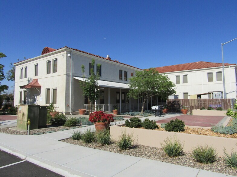 More Photos Of 1600 Norris Rd, Bakersfield Office For Sale