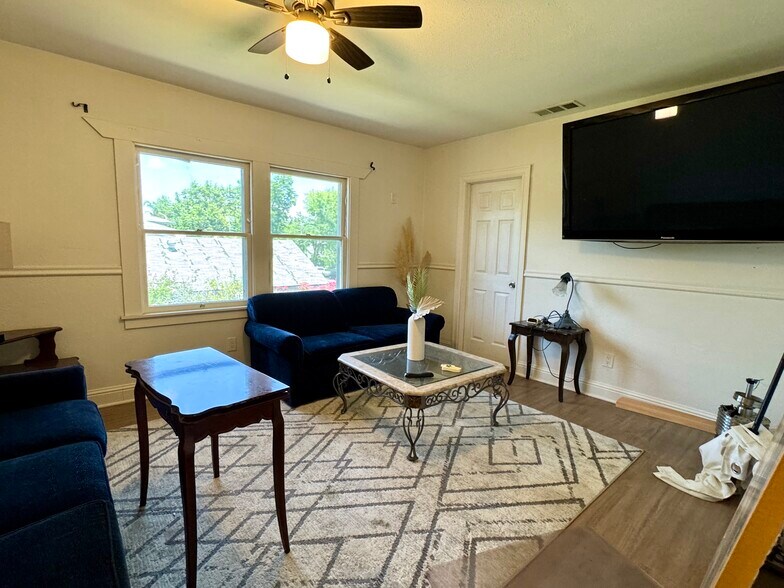 More Photos Of 807 N Van Ness Ave, Fresno Office Residential For Sale