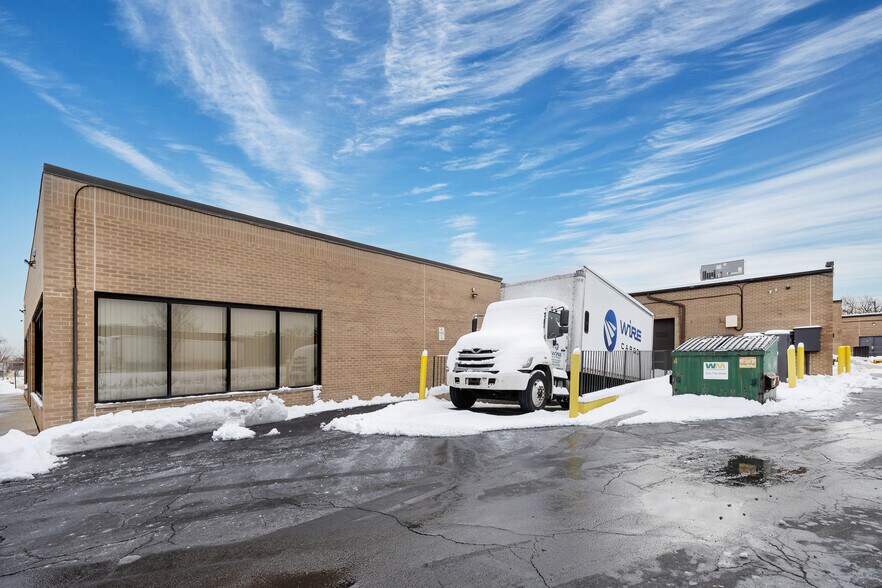 More Photos Of 304 Howard Ave, Des Plaines Light Distribution For Sale