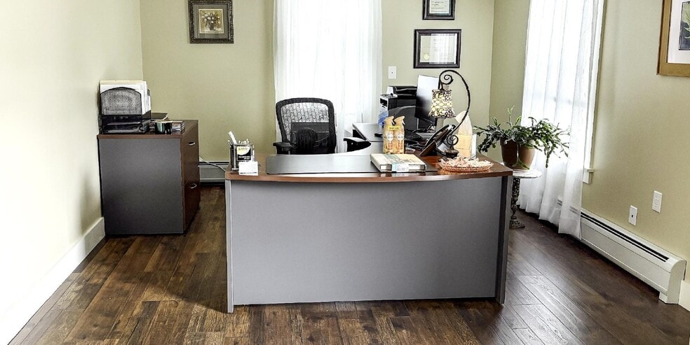 More Photos Of 425 Main St, Franklin Funeral Home For Sale