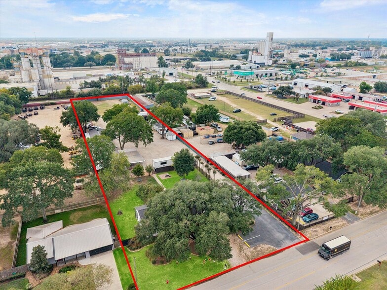 Primary Photo Of 5225 E 5th St, Katy Light Manufacturing For Sale