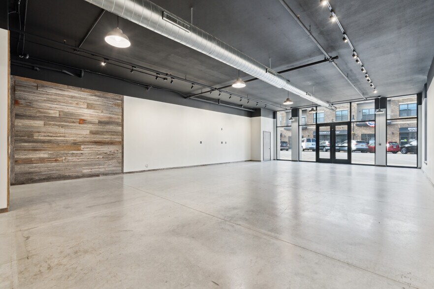 More Photos Of 120 W Main St, Solon Storefront For Lease