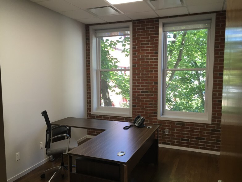More Photos Of 20 W Main St, Riverhead Office For Lease