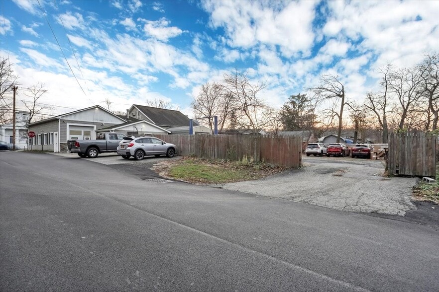 More Photos Of 3 Marlorville Rd, Wappingers Falls Auto Repair For Sale