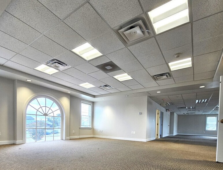 More Photos Of 8780 Centreville Rd, Manassas General Retail For Lease