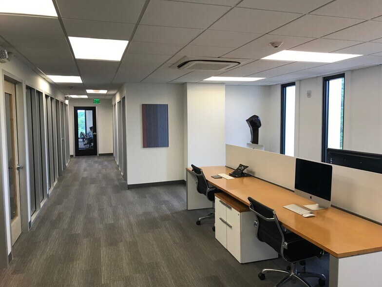 More Photos Of 400 University Dr, Coral Gables Office For Lease