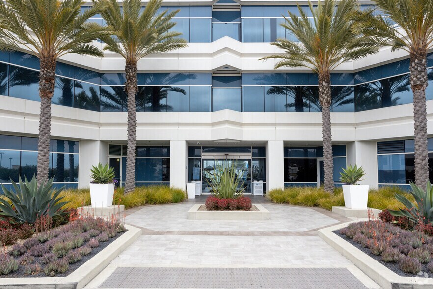 More Photos Of 2780 Skypark Dr, Torrance Medical For Lease