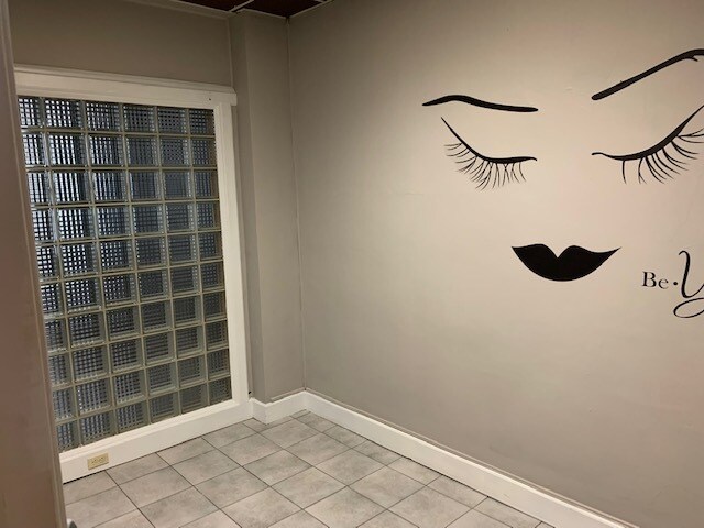 More Photos Of 103 E State St, Mason City Office For Lease