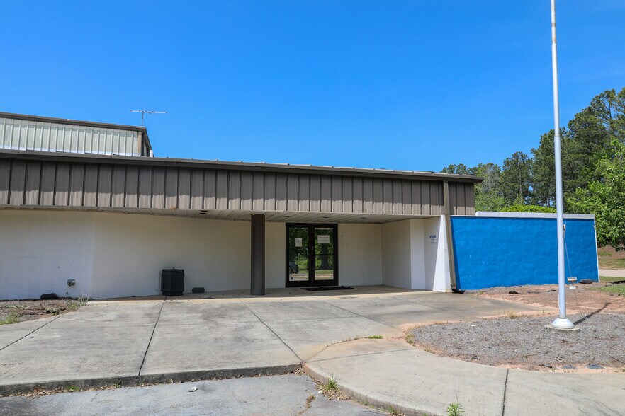 More Photos Of 24 Herring Rd, Newnan Warehouse For Sale