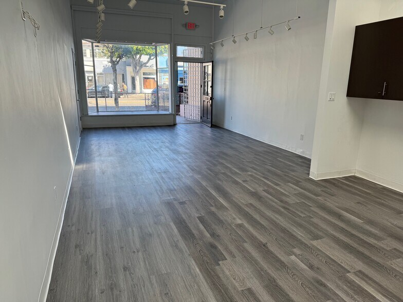 More Photos Of 1437-1443 S Robertson Blvd, Los Angeles Storefront For Lease