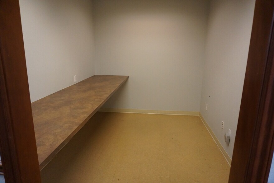 More Photos Of 295 Bradley Blvd, Richland Office For Lease