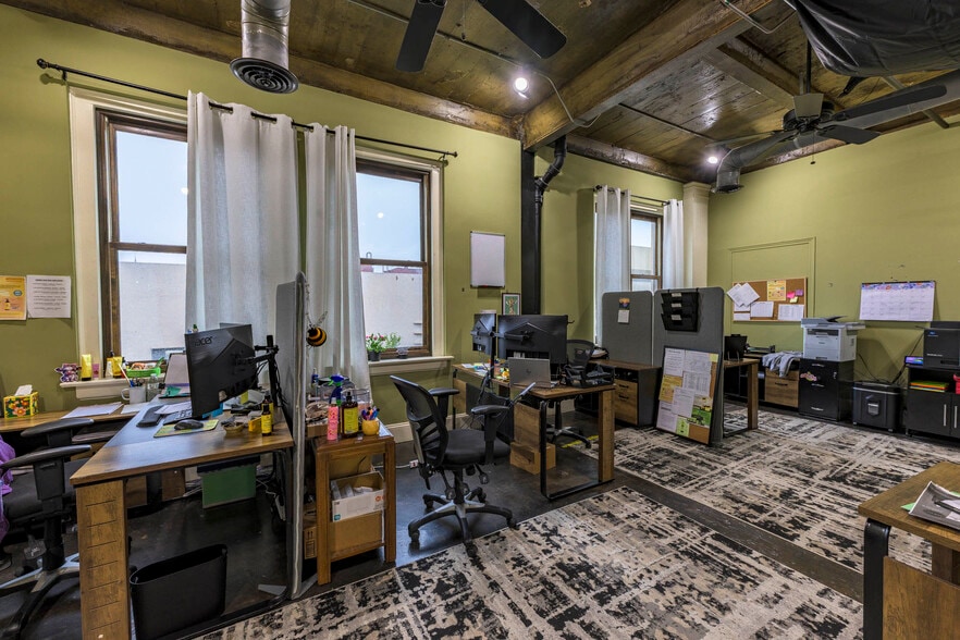 More Photos Of 255 Broad St., Kingsport General Retail For Sale