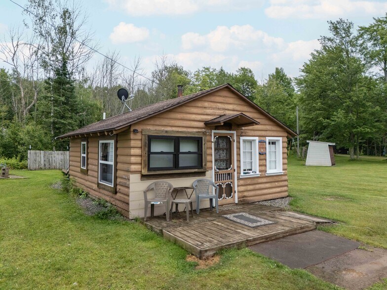 More Photos Of 229 E Lake Emily Rd, Crystal Falls Trailer Camper Park For Sale