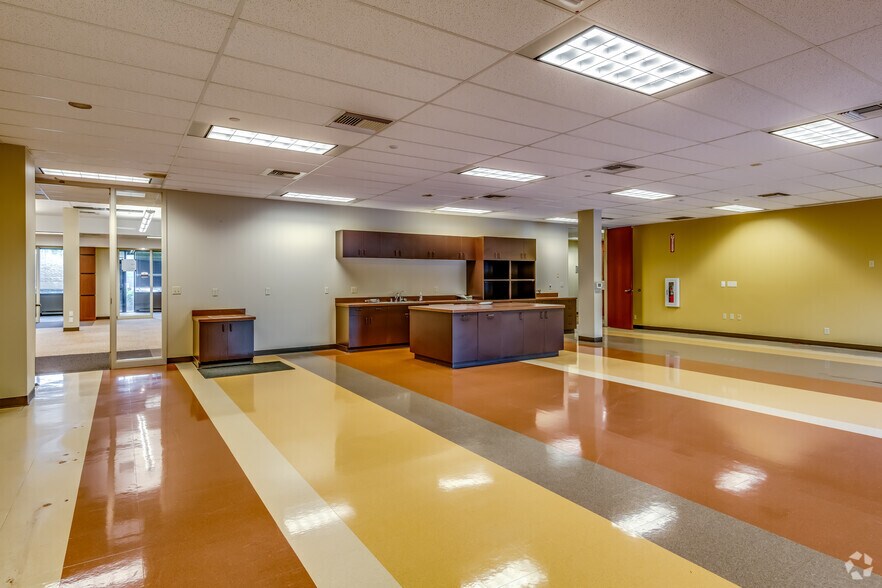 More Photos Of 11950 W Lake Park Dr, Milwaukee Office For Sale