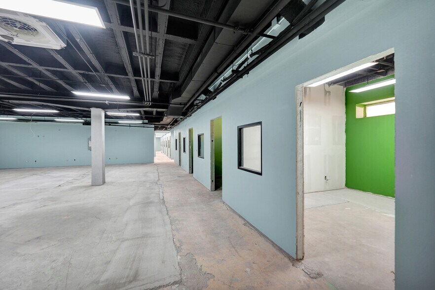 More Photos Of 201 E Illinois Ave, Midland Office For Sale