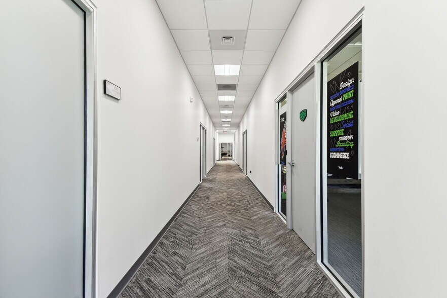 More Photos Of 924 Hale Ave, Brooksville Office For Sale