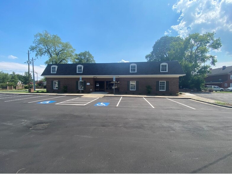 More Photos Of 310 Dick St, Fayetteville Office For Lease