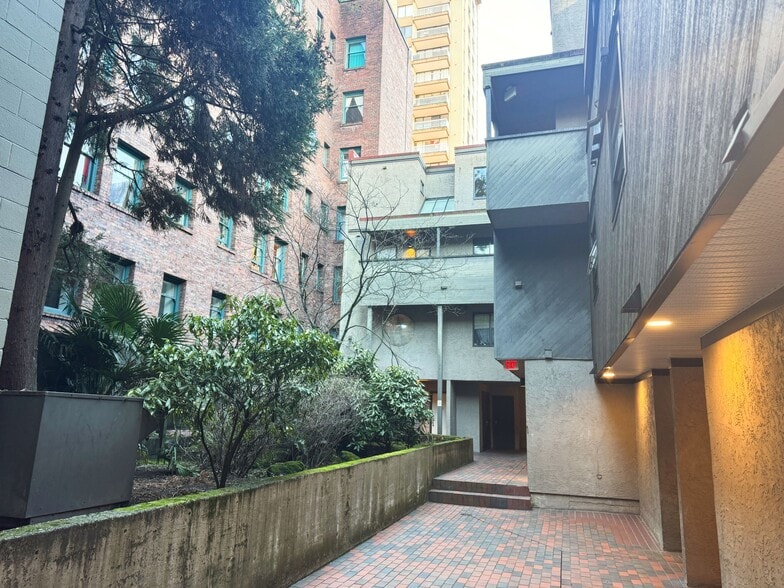More Photos Of 1070 Nelson St, Vancouver Apartments For Sale