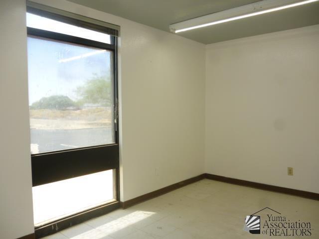 More Photos Of 642 E 39th Pl, Yuma Flex For Sale